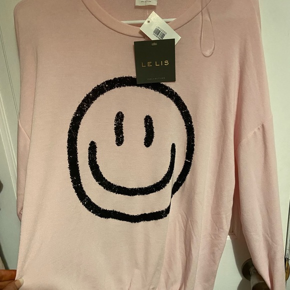 NWT. Smiley Pullover. Dry Goods. - Picture 2 of 7